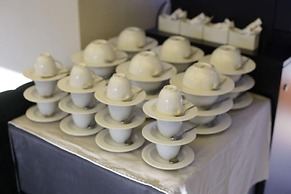 Ad Hotel Pont D'Hydra