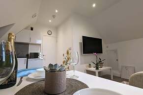 Modern Spacious Apartment Families & Corporate