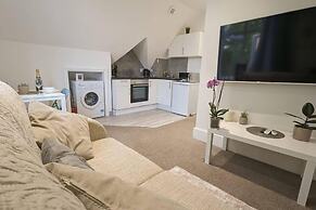 Modern Spacious Apartment Families & Corporate