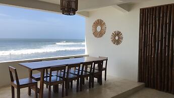 Laola Surf Camp