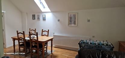 Luxury-immaculate-cosy 2-bed House in Plymouth