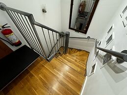 Lakeviews/quietness/parking/longstays/4guests