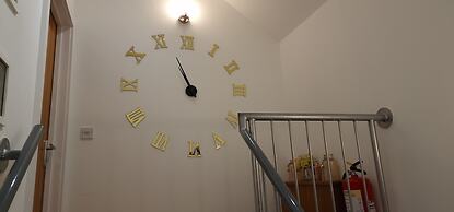 Lakeviews/quietness/parking/longstays/4guests