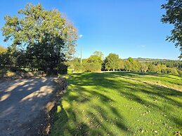 Lakeviews/quietness/parking/longstays/4guests