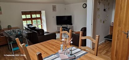 Lakeviews/quietness/parking/longstays/4guests