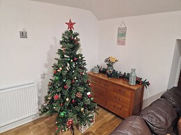 Lakeviews/quietness/parking/longstays/4guests