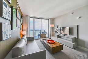 Oceanfront Luxe: Beach Condo