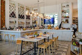 Oceanfront Luxe: Beach Condo