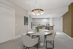 Oceanfront Luxe: Beach Condo