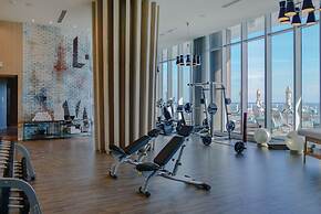 Oceanfront Luxe: Beach Condo