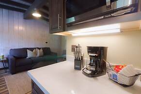 Destination Oak Creek 5 1 Bedroom Apts by RedAwning