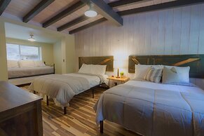 Destination Oak Creek 5 1 Bedroom Apts by RedAwning