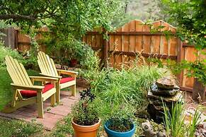 Canyon Wren Honeysuckle 1 Bedroom Cabin by RedAwning
