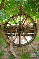 Canyon Wren Honeysuckle 1 Bedroom Cabin by RedAwning