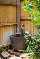 Canyon Wren Honeysuckle 1 Bedroom Cabin by RedAwning