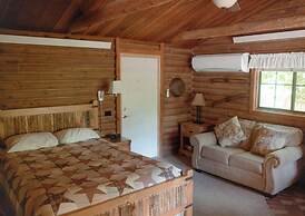 Canyon Wren Honeysuckle 1 Bedroom Cabin by RedAwning