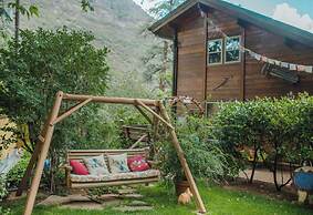 Canyon Wren Honeysuckle 1 Bedroom Cabin by RedAwning