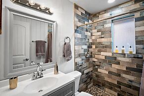 10 Chelsea Place 1 Bedroom Condo by RedAwning