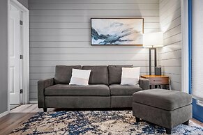 10 Chelsea Place 1 Bedroom Condo by RedAwning