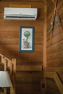 Canyon Wren Creek Access- Morning Glory 1 Bedroom Cabin by RedAwning