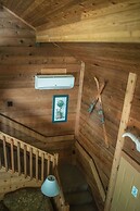 Canyon Wren Creek Access-wild Rose 1 Bedroom Cabin by RedAwning