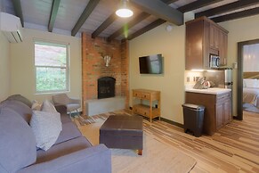 Destination Oak Creek 4 1 Bedroom Apts by RedAwning