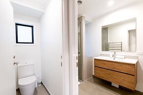 Moa Cottage in Oneroa Village