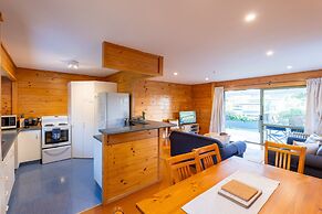 Moa Cottage in Oneroa Village