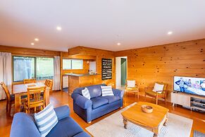 Moa Cottage in Oneroa Village