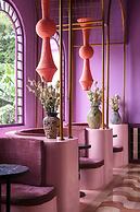 El Barrio Boutique Hotel & Bar