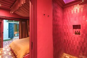 El Barrio Boutique Hotel & Bar