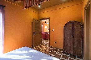 El Barrio Boutique Hotel & Bar