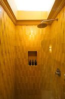 El Barrio Boutique Hotel & Bar