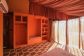 El Barrio Boutique Hotel & Bar