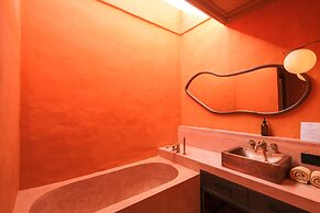 El Barrio Boutique Hotel & Bar