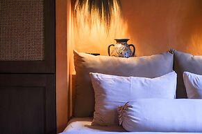 El Barrio Boutique Hotel & Bar