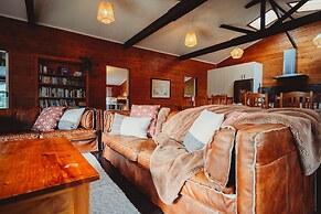 Paradise Valley Lodge