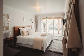 Paradise Valley Lodge