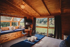 Paradise Valley Lodge