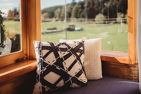 Paradise Valley Lodge