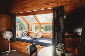 Paradise Valley Lodge