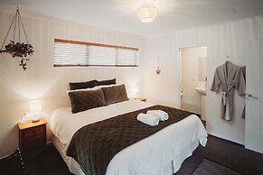 Paradise Valley Lodge