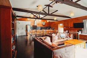 Paradise Valley Lodge