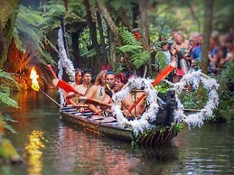 Paradise Valley Lodge