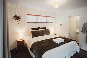 Paradise Valley Lodge