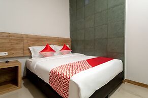 OYO 3159 Festive Inn