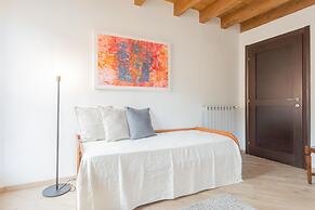 Luini 7 in Como With 2 Bedrooms and 1 Bathrooms