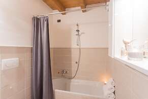 Luini 7 in Como With 2 Bedrooms and 1 Bathrooms