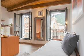 Luini 7 in Como With 2 Bedrooms and 1 Bathrooms