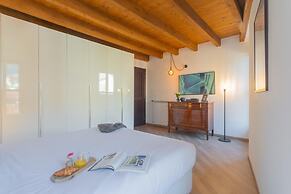 Luini 7 in Como With 2 Bedrooms and 1 Bathrooms